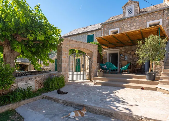 Nona VI - Boutique Stone House